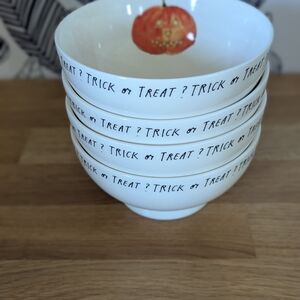 Rae Dunn‎ - Set Of 4- Halloween Pumpkin Trick Or Treat Bowls